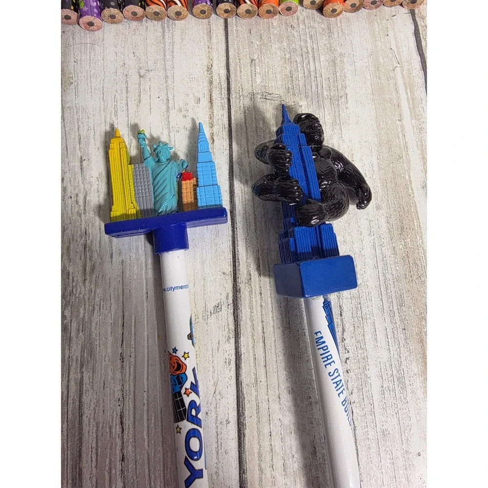 Halloween Novelty Pencil Lot 22pc with NYC King Kong Statue of Liberty Toppers